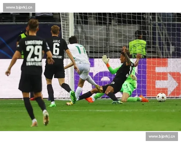 高清流畅足球赛事直播APP下载畅享实时精彩对决全程不漏每一球 - 副本 (10) - 副本 - 副本